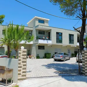 Vila Celaj 3*, Vlorë Albanien